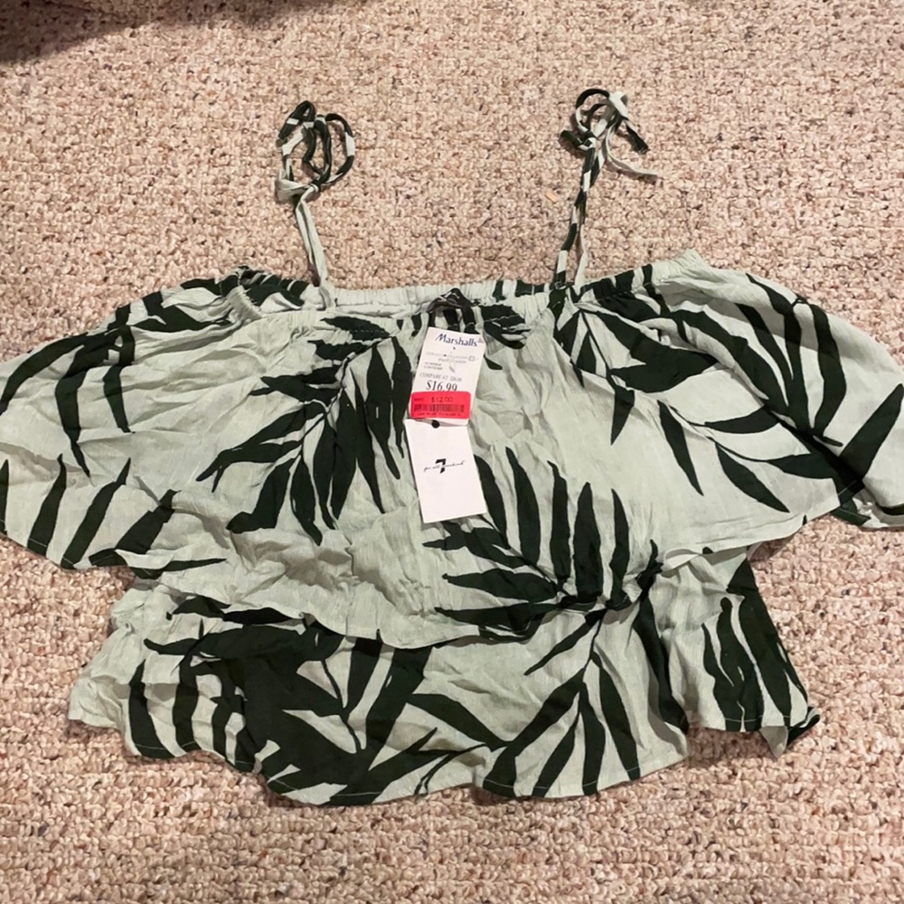 Beautiful spring/summer flowy shirt!